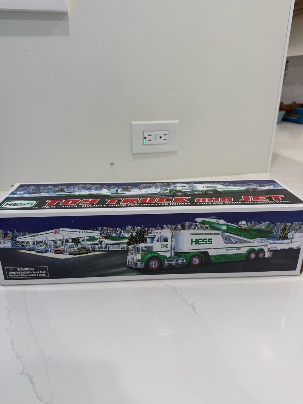 HESS 2010 Toy Truck & Jet